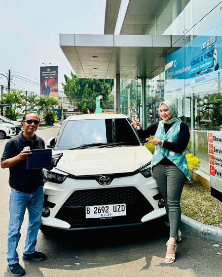 sales-toyota-pondok-cabe5